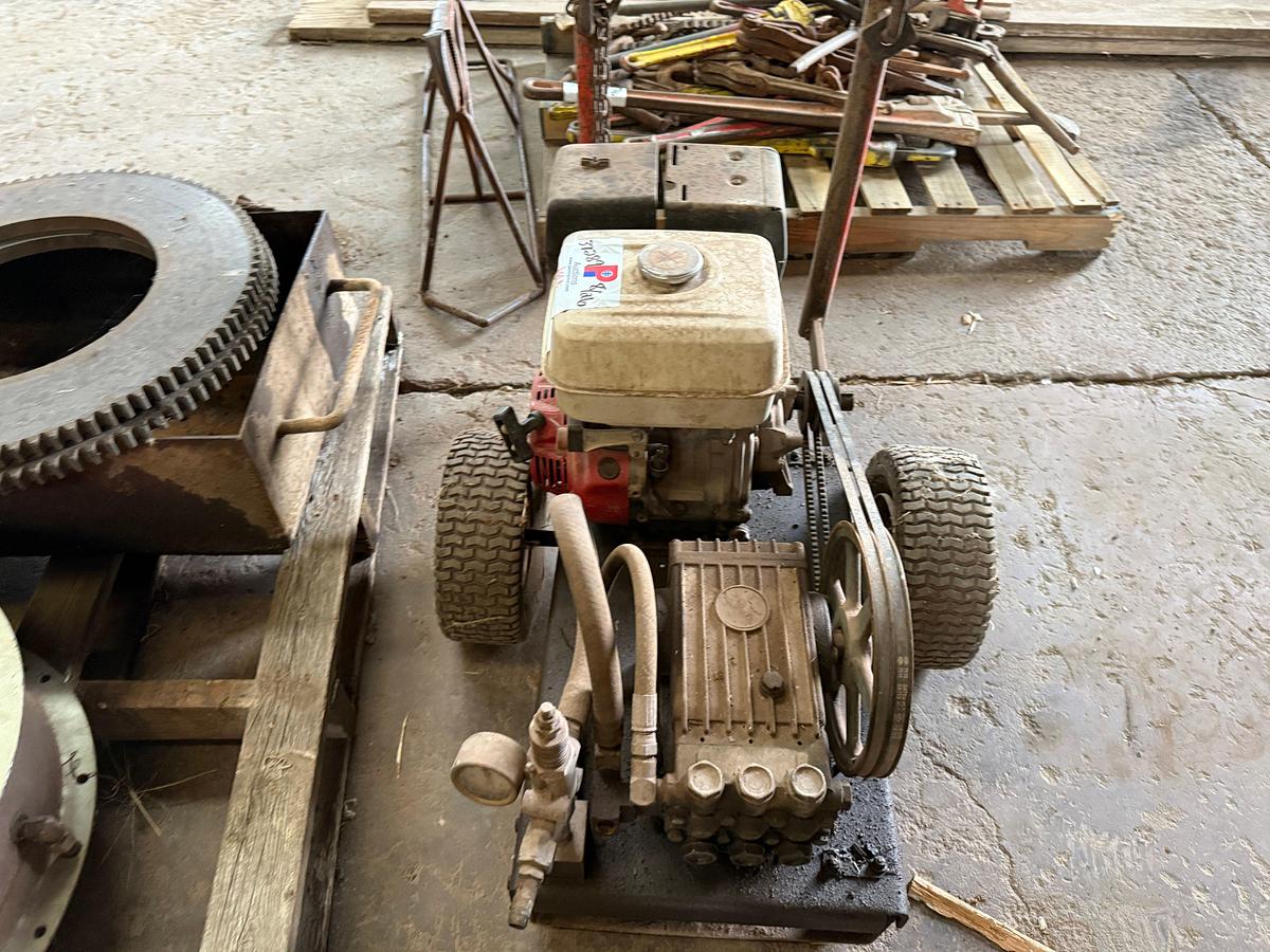 Used 18” EATON AIR FLEX CLUTCH DISC, PALLET OF (12+) 24”-48” RIGID PIPE WRENCHES, GAS POWERED SMALL TRIPLEX PUMP ON CART