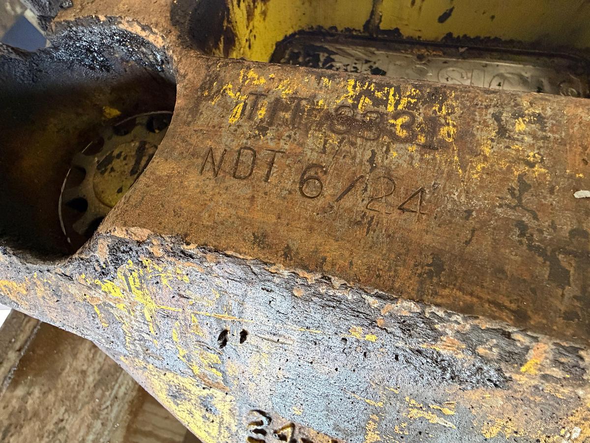 Used 2014 WATSON HOPPER 5 AXLE WELL SERVICE RIG 106'x300K MAST