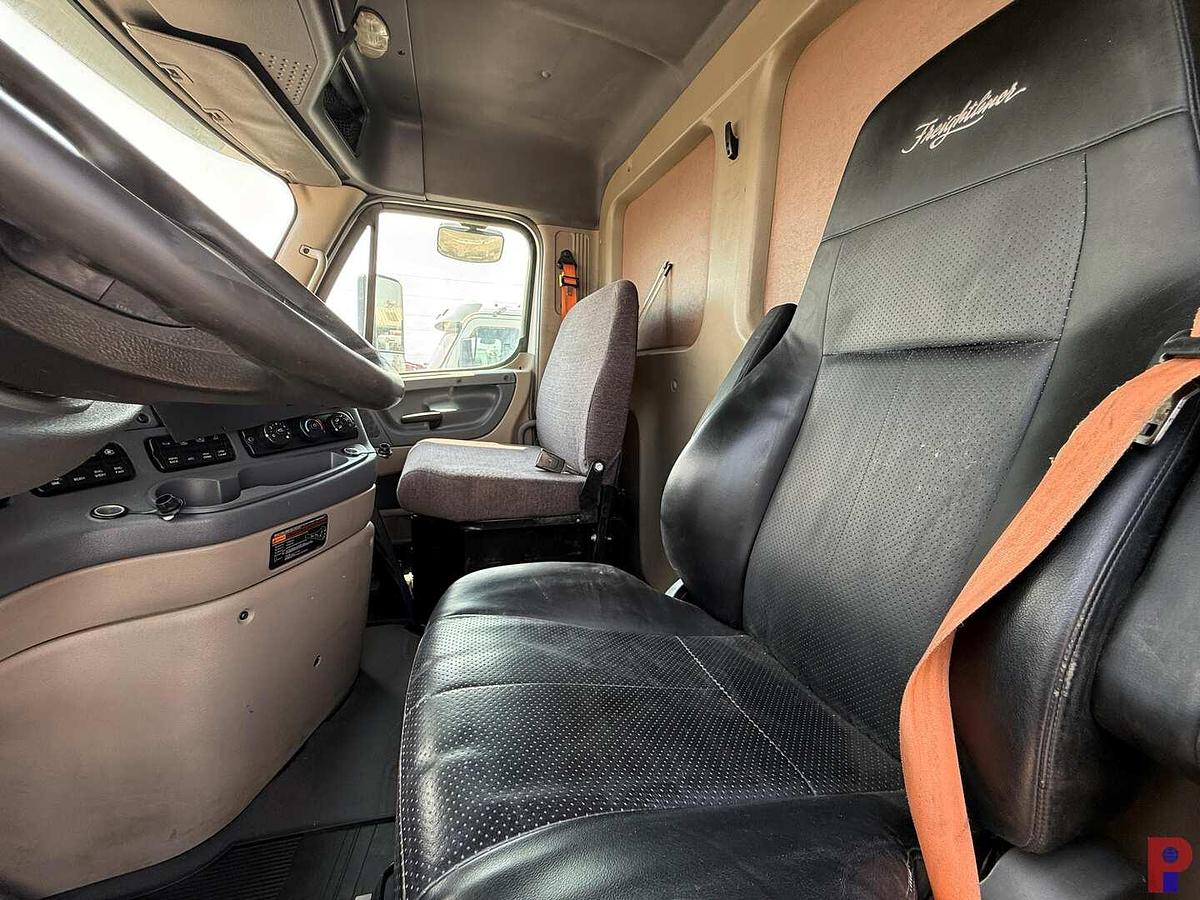 Used 2018 FREIGHTLINER CASCADIA TRI AXLE DAY CAB TRUCK TRACTOR