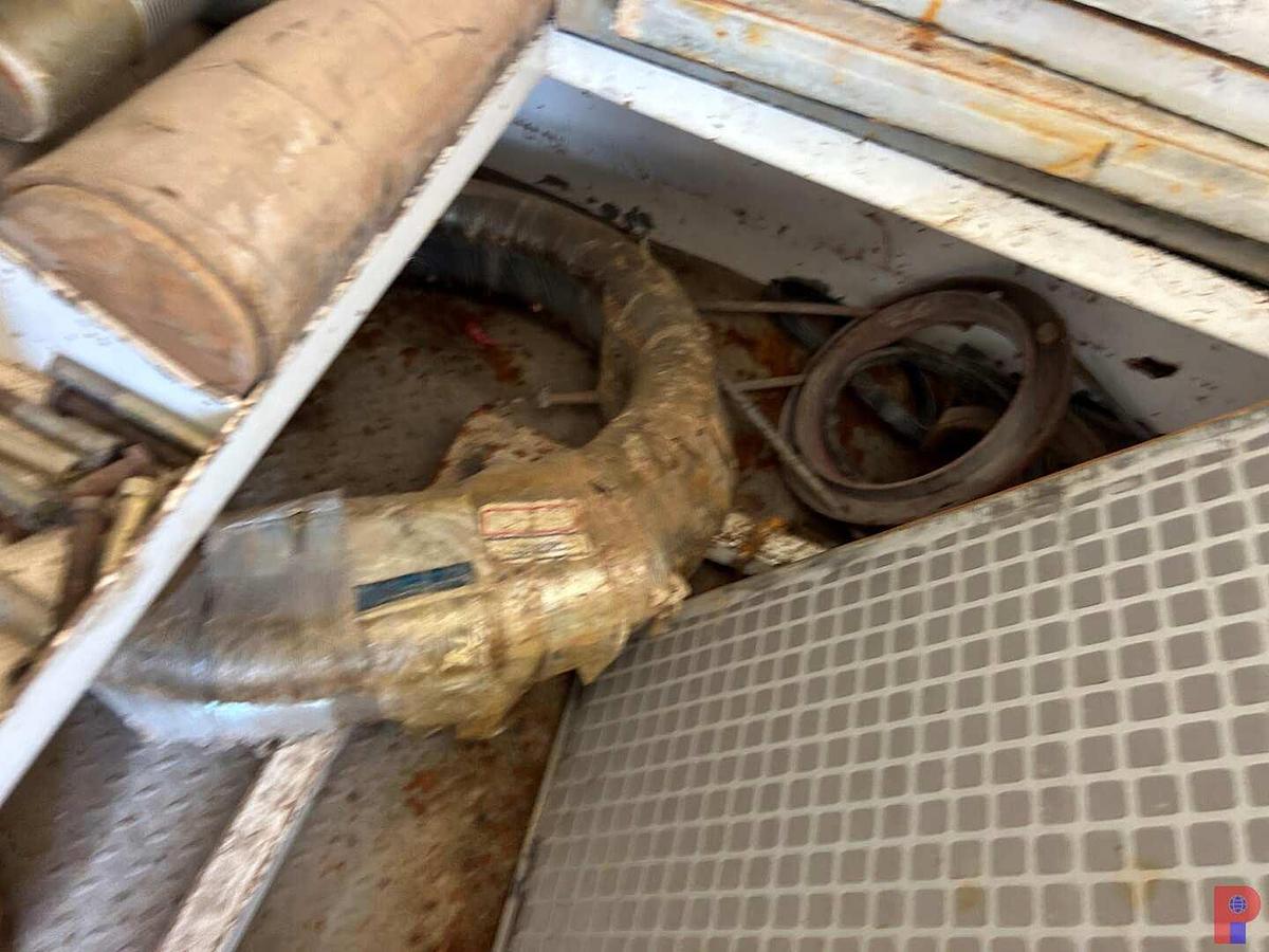 Used 30'L X 10'W X 9.5'H PARTS / MUD HOUSE