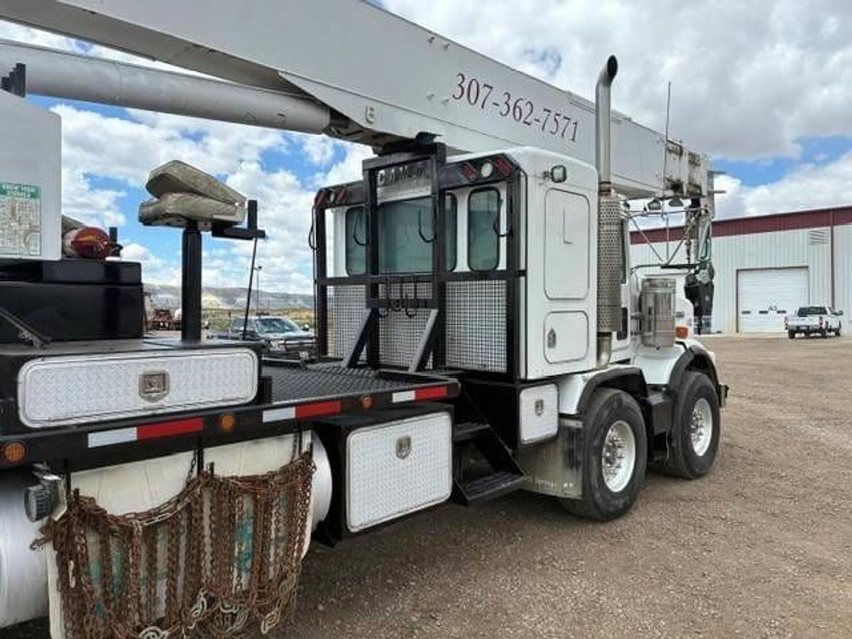 Used 2007 Kenworth T800 30 Ton Crane Truck