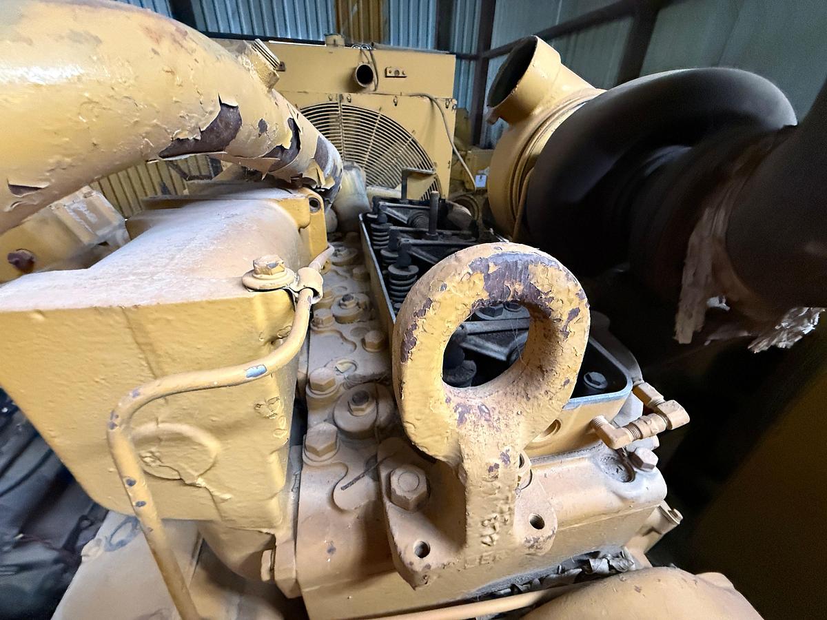Used CATERPILLAR D353 DIESEL ENGINE CORE (INCOMPLETE)