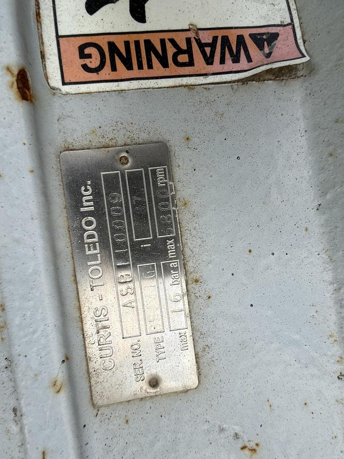 Used FS CURTIS RS-100 F 458 CFM 100 PSI SKIDDED AIR COMPRESSOR (INCOMPLETE)