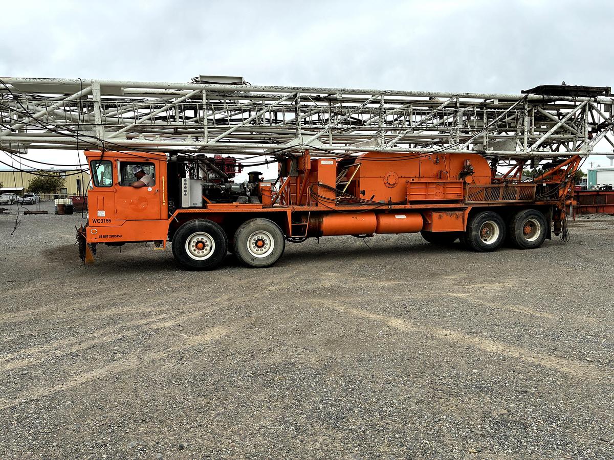 Used 1984 FRANKS MOBILRIG 300 1287/160 DTD-HT 96’-215K 4-AXLE WELL SERVICE WORKOVER RIG