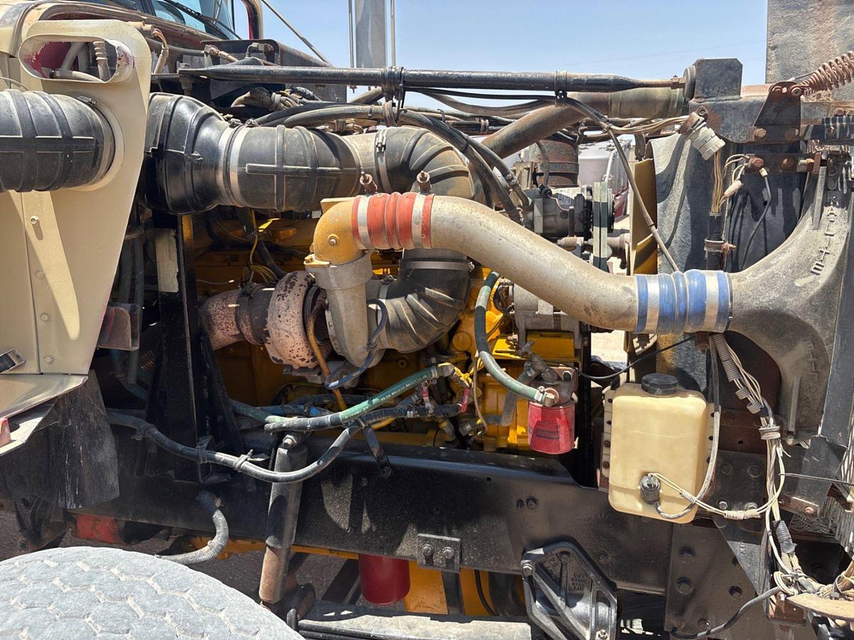 Used 1995 WESTERN STAR 4900 T/A SLEEPER CAB WINCH TRUCK