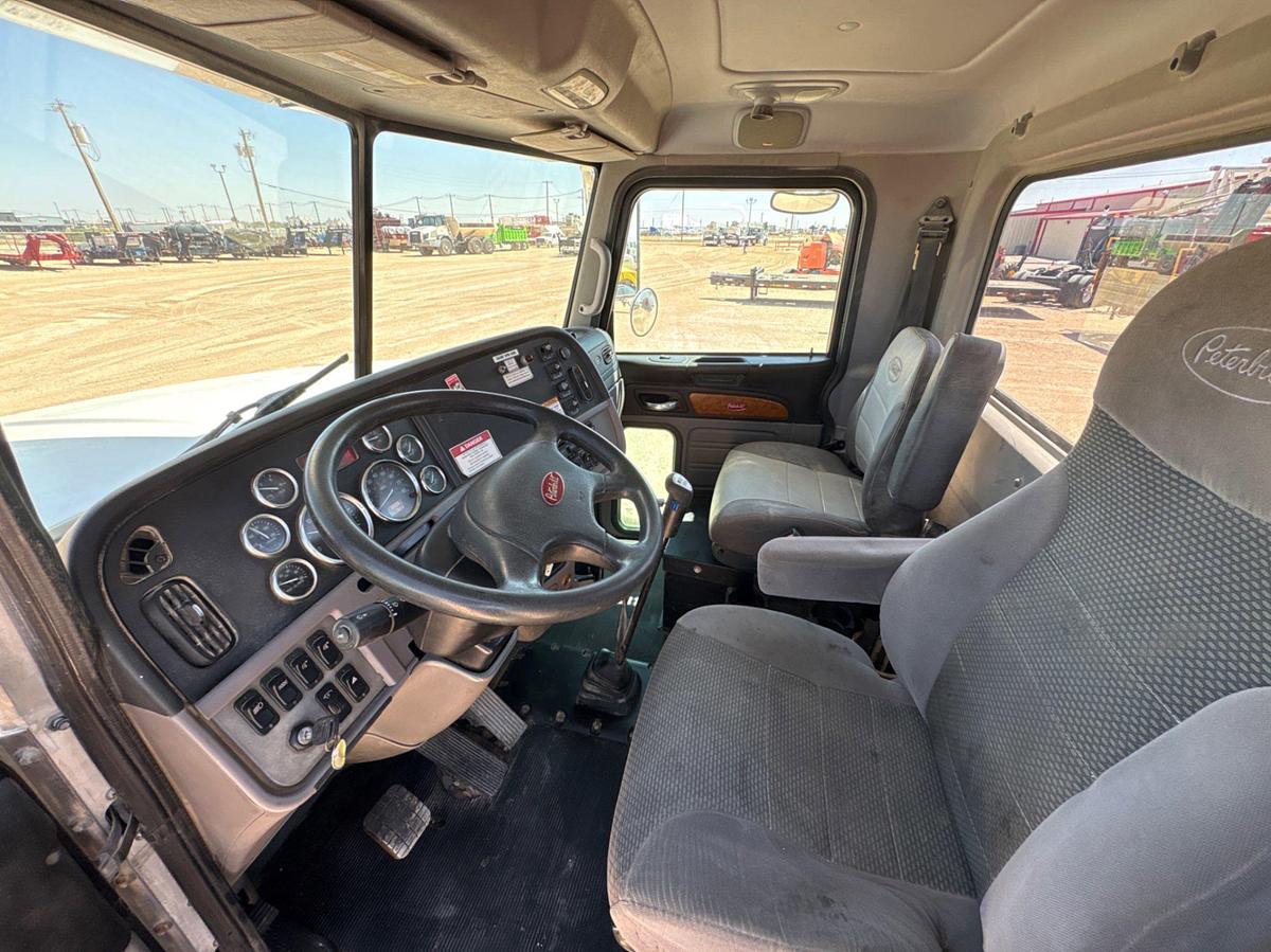 Used 2010 PETERBILT 367 T/A DAYCAB 26-TON CRANE TRUCK