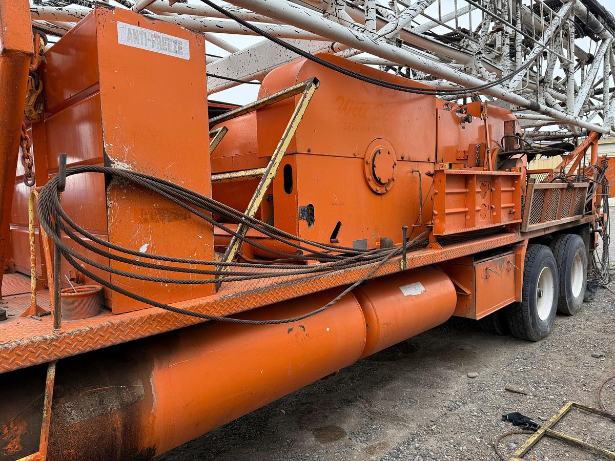 Used 1984 FRANKS MOBILRIG 300 1287/160 DTD-HT 96’-215K 4-AXLE WELL SERVICE WORKOVER RIG