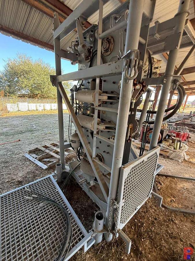 Used COIL TUBING INJECTOR HEAD (INCOMPLETE)