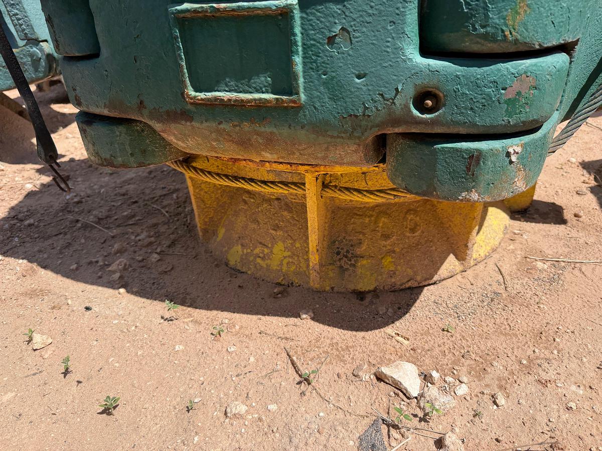 Used LOT W/ (3) BJ 500-TON SLIP TYPE SPIDER CASING ELEVATORS