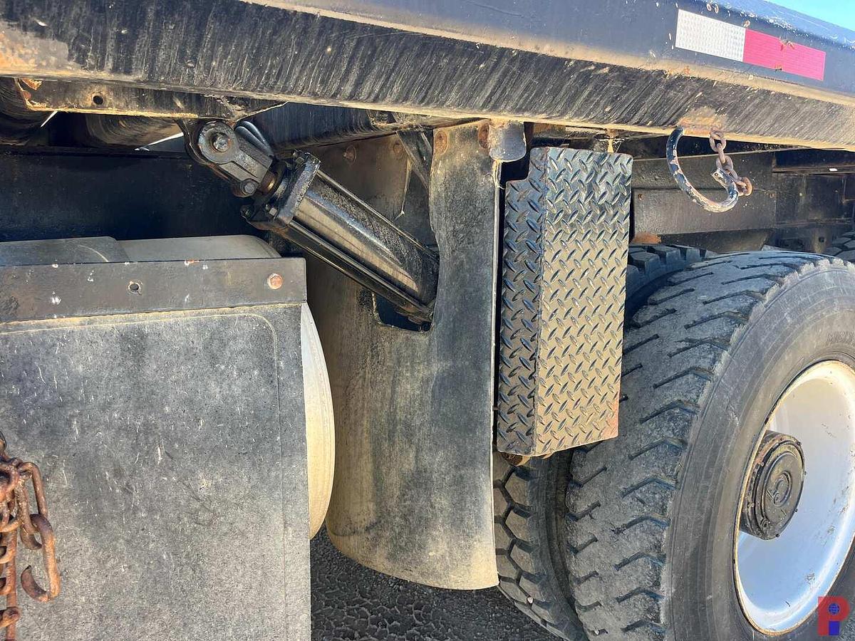 Used 2001 KENWORTH C500 TANDEM STEER HYD. WINCH TRUCK