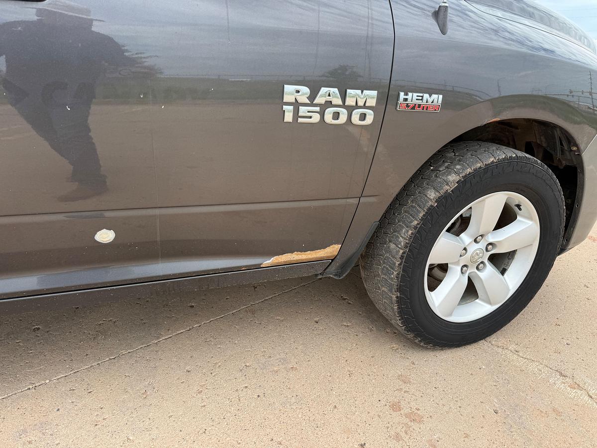 Used 2014 RAM 1500 HEMI 4X4 CREW CAB PICKUP TRUCK