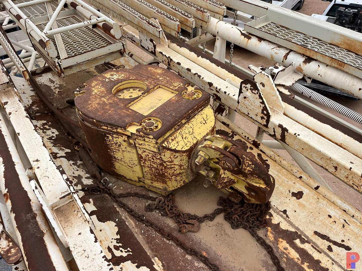 Used FRANKS 1287/160 BACK IN WELL SERVICE RIG MTD ON 5-AXLE CARRIER