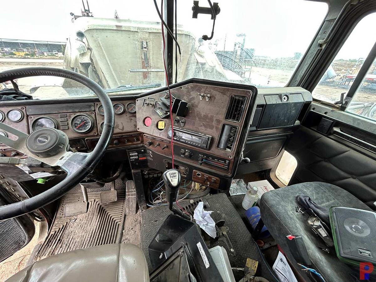 Used 2007 FREIGHTLINER FLD120 SD DBL. POD CEMENT BULK TRUCK