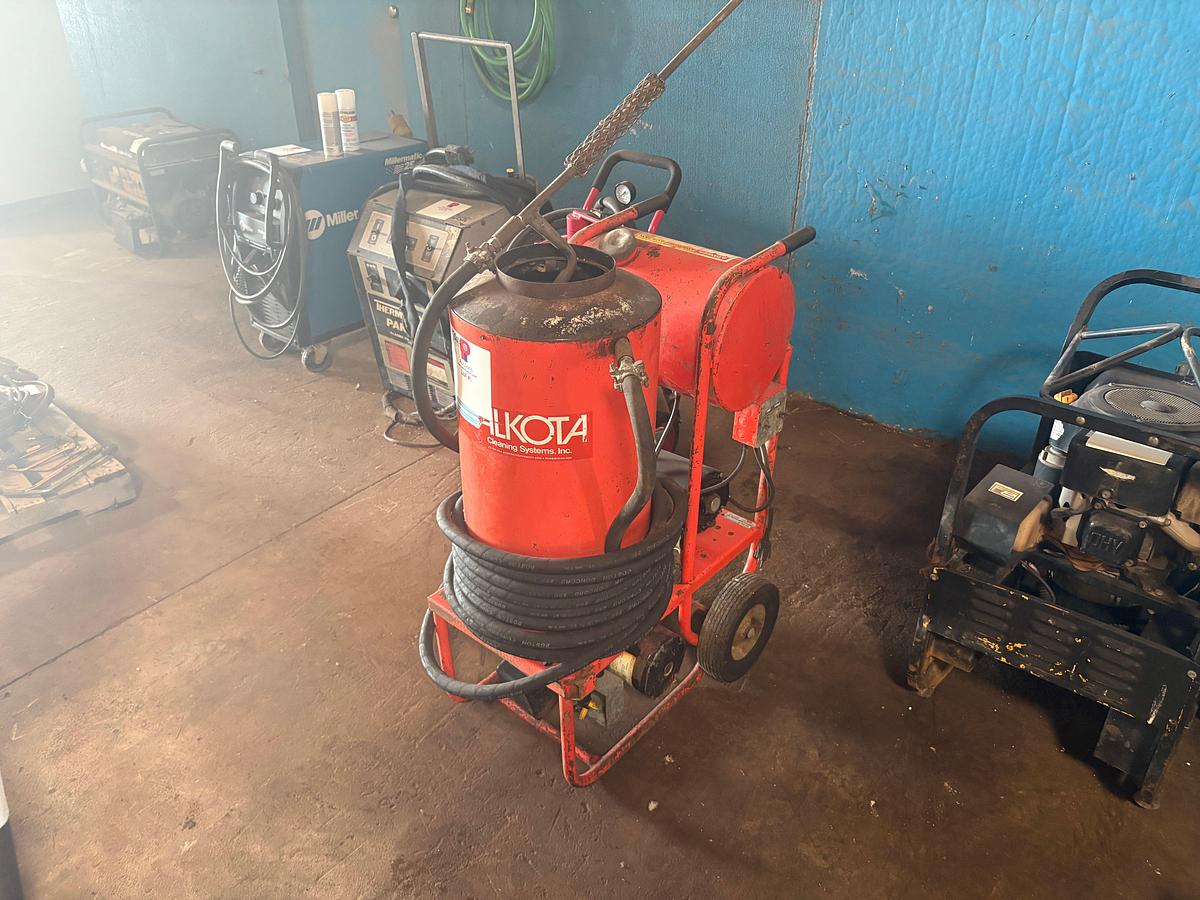 Used Alkota cleaning systems pressure washer/steam cleaner