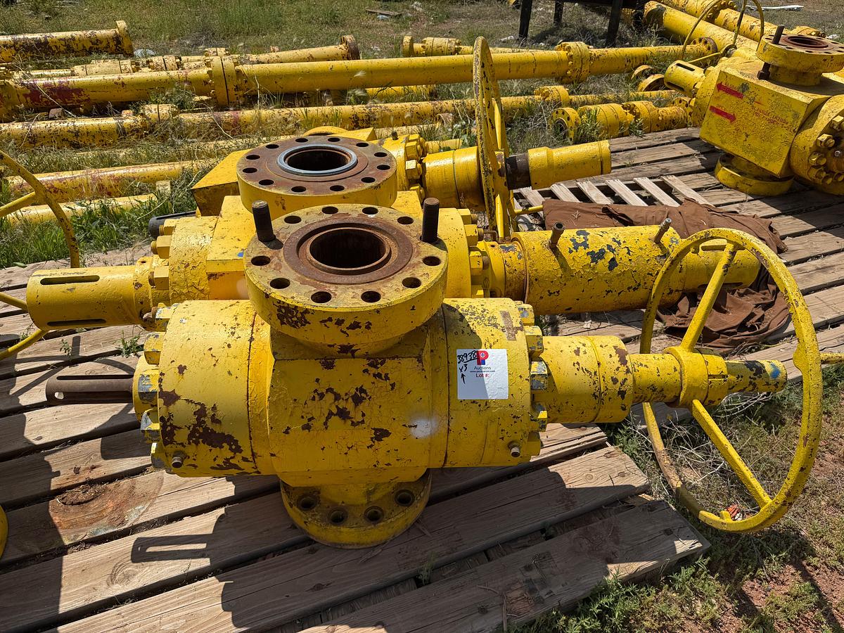Used (1) 7-1/16” 10M HYDRAULIC & (2) MANUAL FRAC VALVES