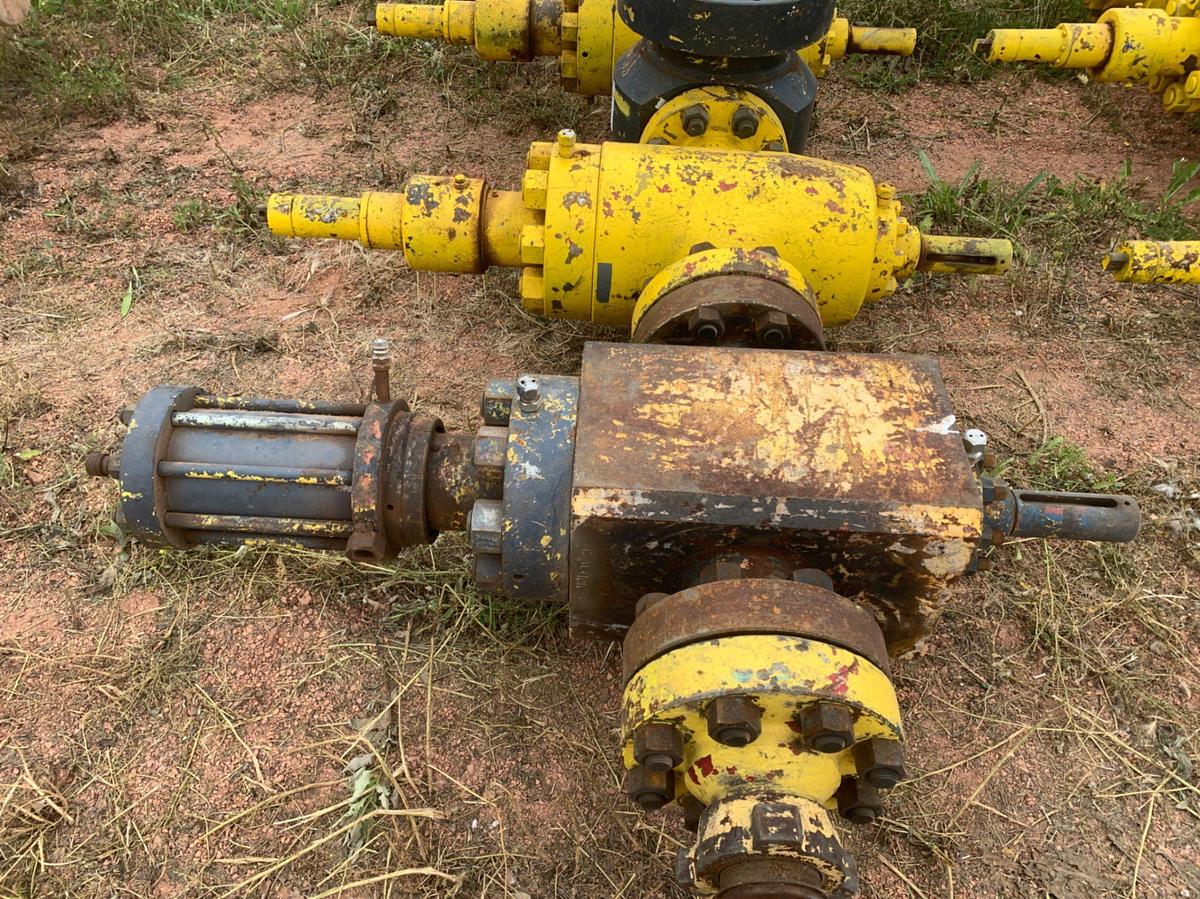 Used (3) 7-1/16 15k Fluid Crosses w/ (12) 4-1/16 5k Gate Valves