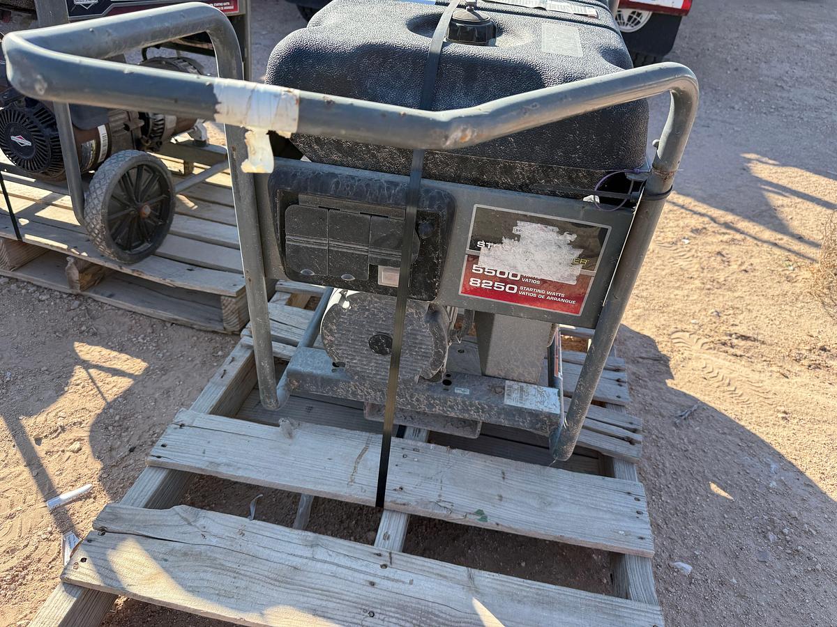 Used STORM RESPONDER MODEL 030430 / 5500 AC WATTS / 120/240-VOLTS P/B BRIGGS&STRATTON GAS ENGINE PORTABLE GENERATOR
