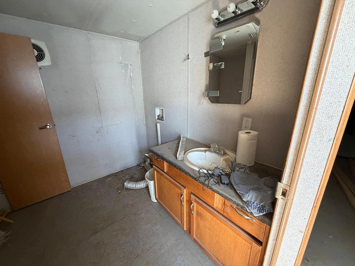 Used 48x12 skidded Pusher House / living quarters