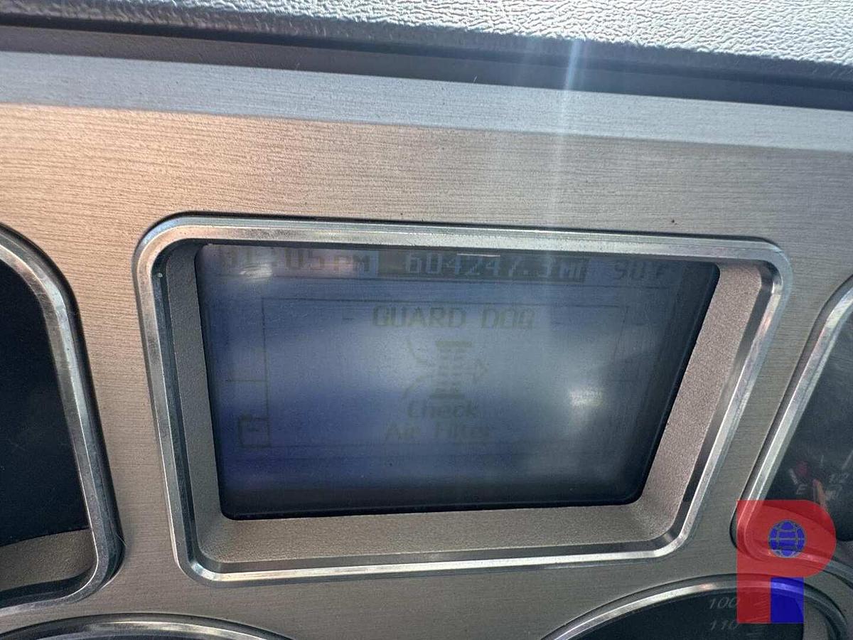 Used 2015 MACK PINNACLE CHU613 TRI AXLE SLEEPER TRUCK