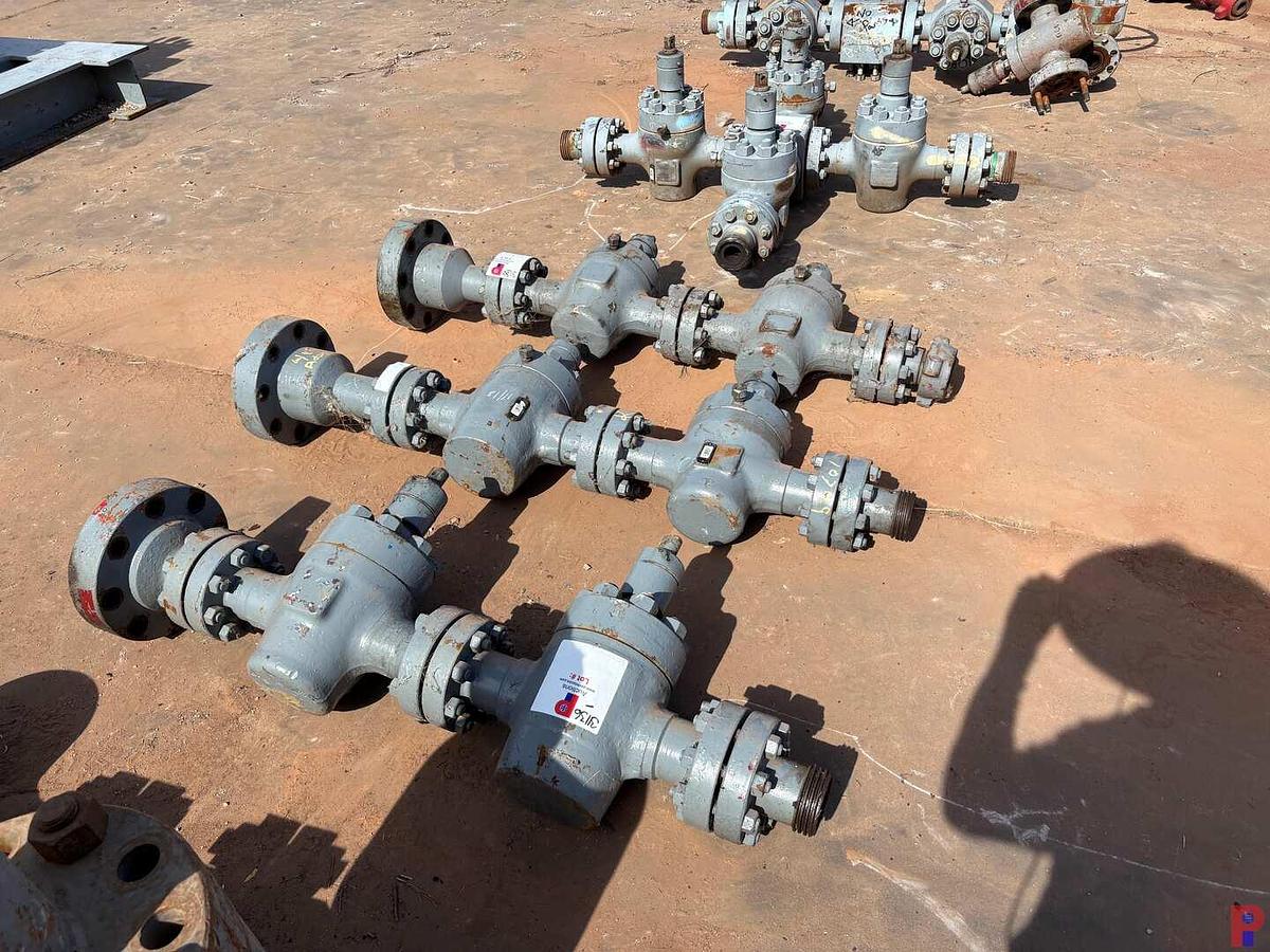 Used (6X$) (6) 2-1/16” 10K GATE VALVES W/ 2” 1502 WECO FLANGES & 4X2 ADAPTER SPOOLS