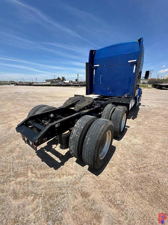 Used 2015 KENWORTHT-660 T/A SLEEPER TRUCK TRACTOR