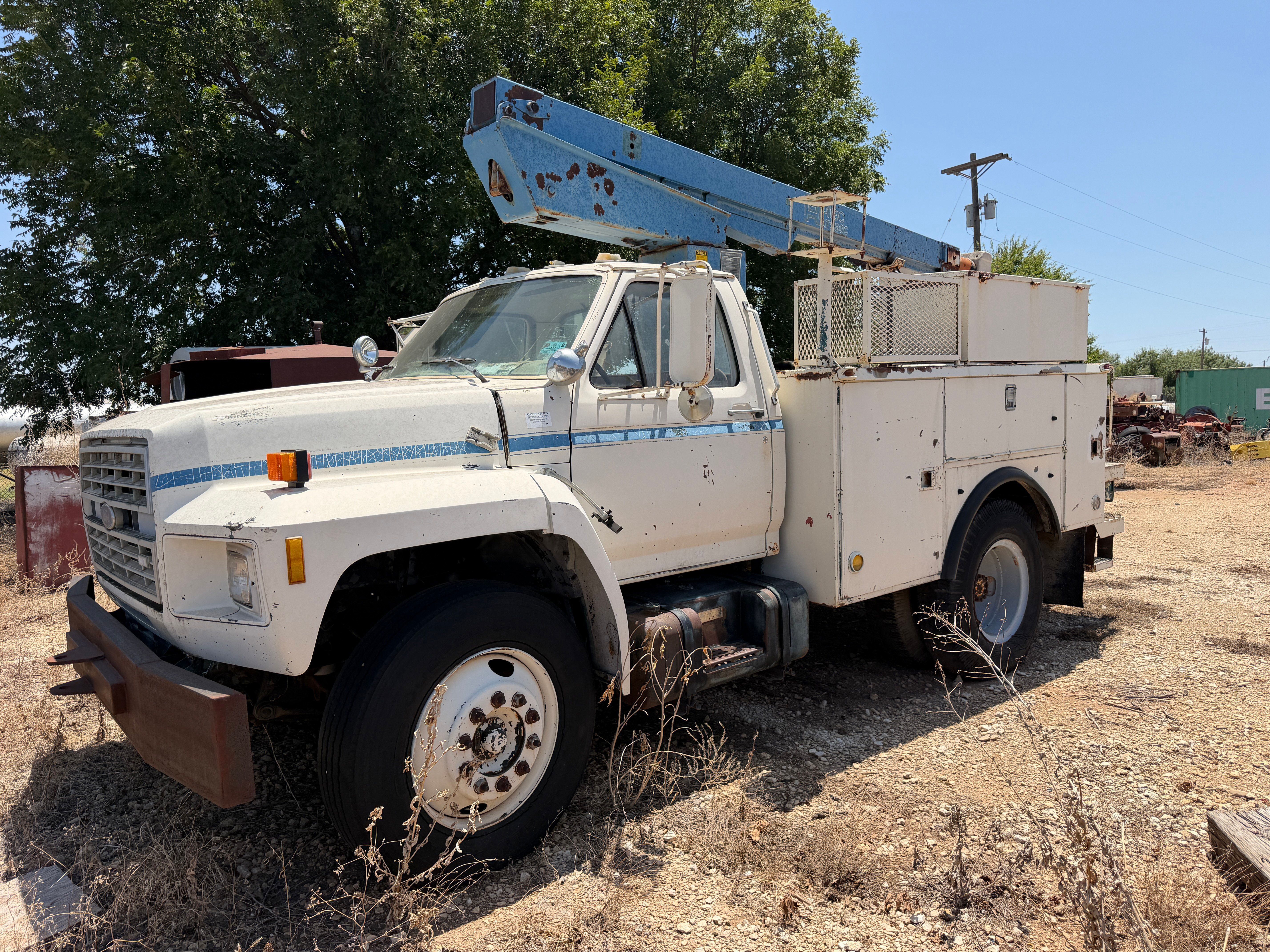 Used 1984 Ford F-700 Altec Bucket Truck