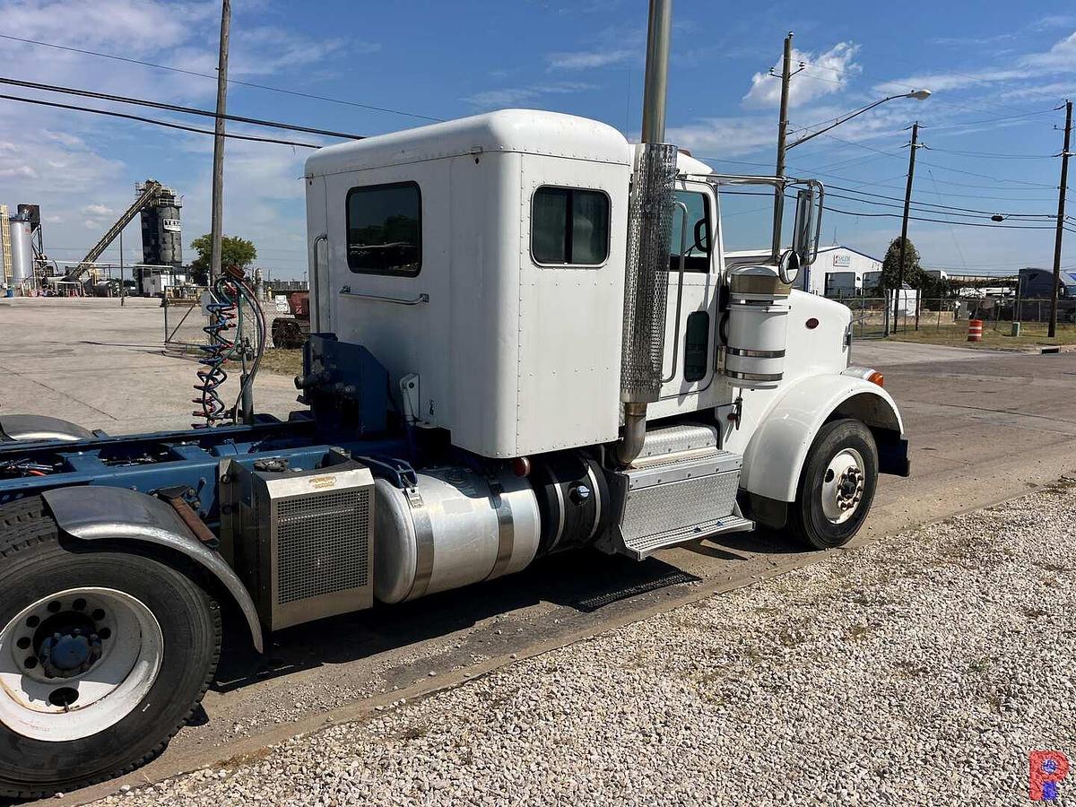 Used 2013 PETERBILT 367 T/A 36” SLEEPER TRUCK