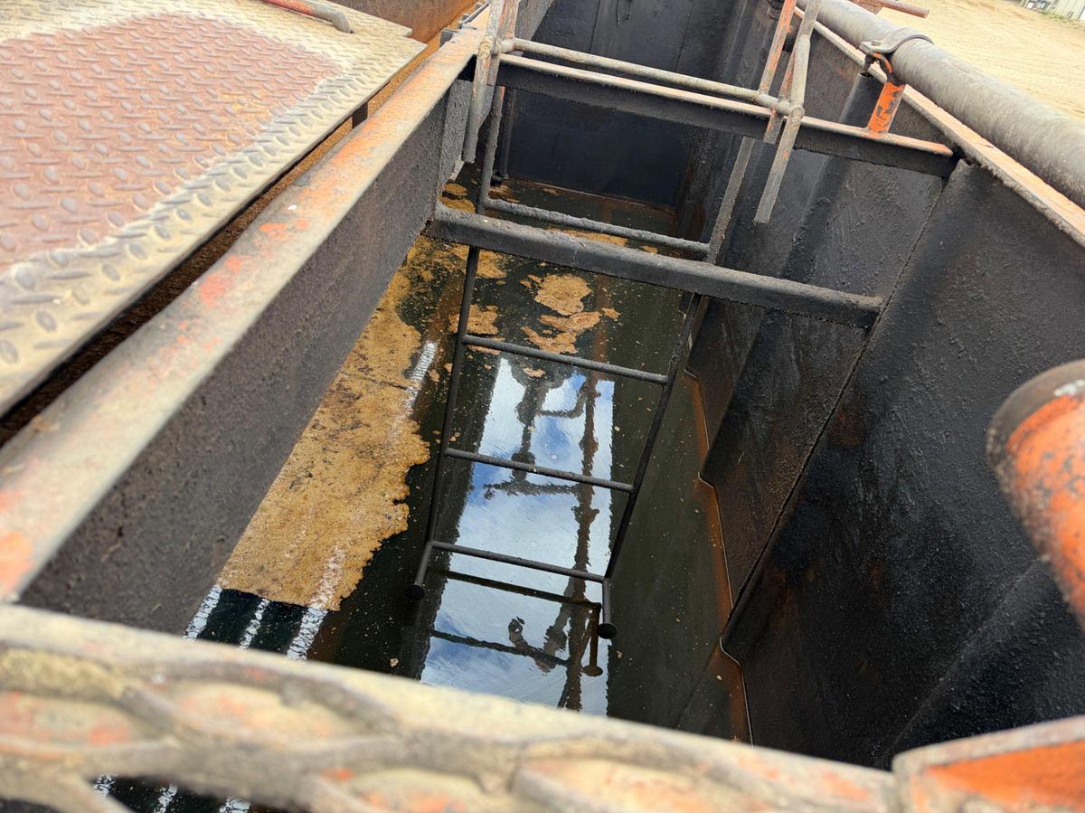 Used 35’x7x5h 3 comp. Open Top Pit