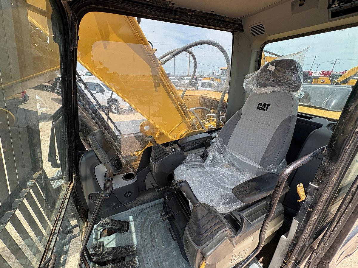Used CATERPILLAR 324D CRAWLER EXCAVATOR