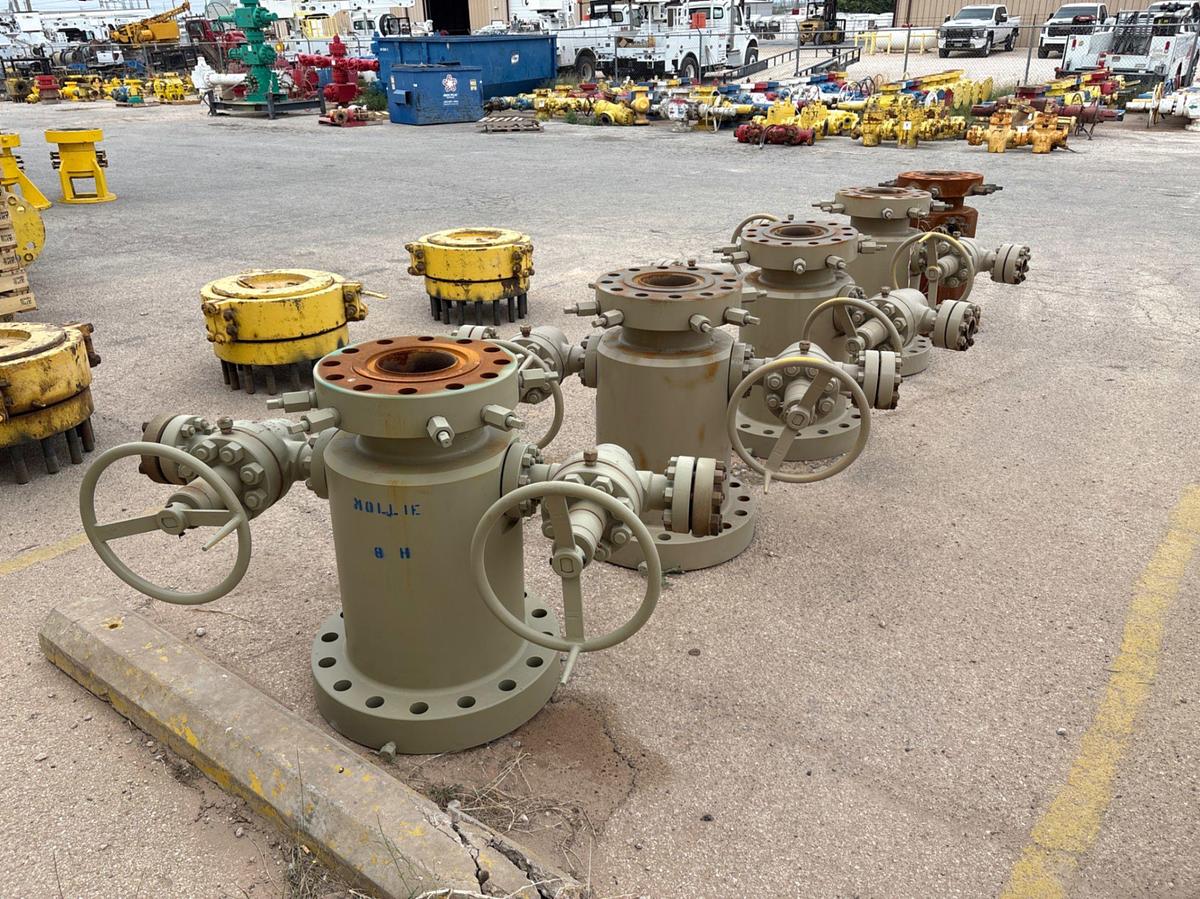 Used (5x$) (5) 7-1/16” x 13-5/8” tubing heads w/ 1-13/16” 10k gate valves