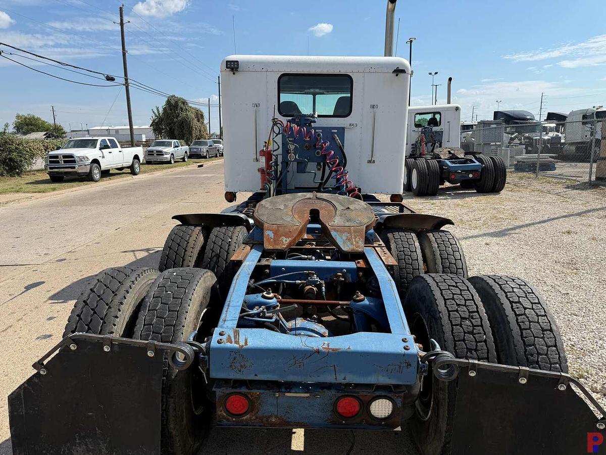 Used 2006 PETERBILT 378 T/A 36” SLEEPER TRUCK