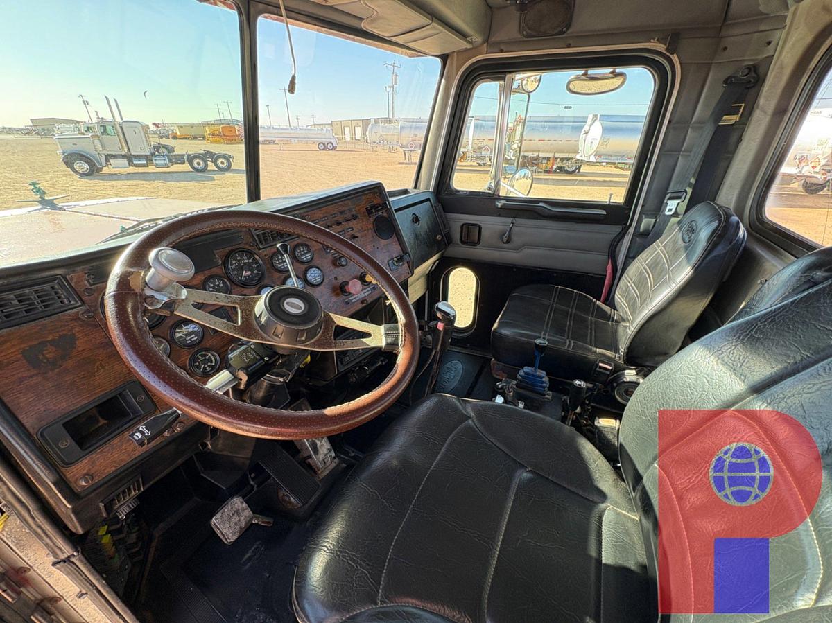 Used 1998 PETERBILT 357 T/A DAYCAB WINCH TRUCK