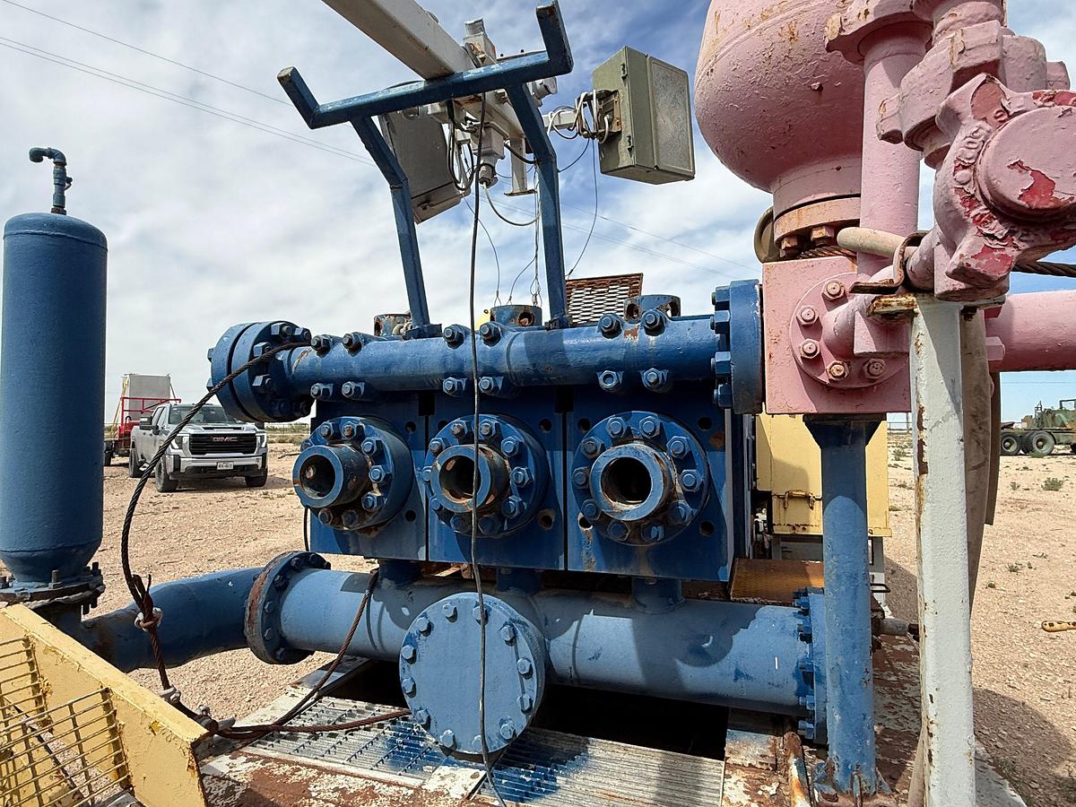 Used CONTINENTAL EMSCO FB-1600 5K WP TRIPLEX MUD PUMP W/ AC ELECTRIC MOTOR &  MIXING TANK SKIDDED