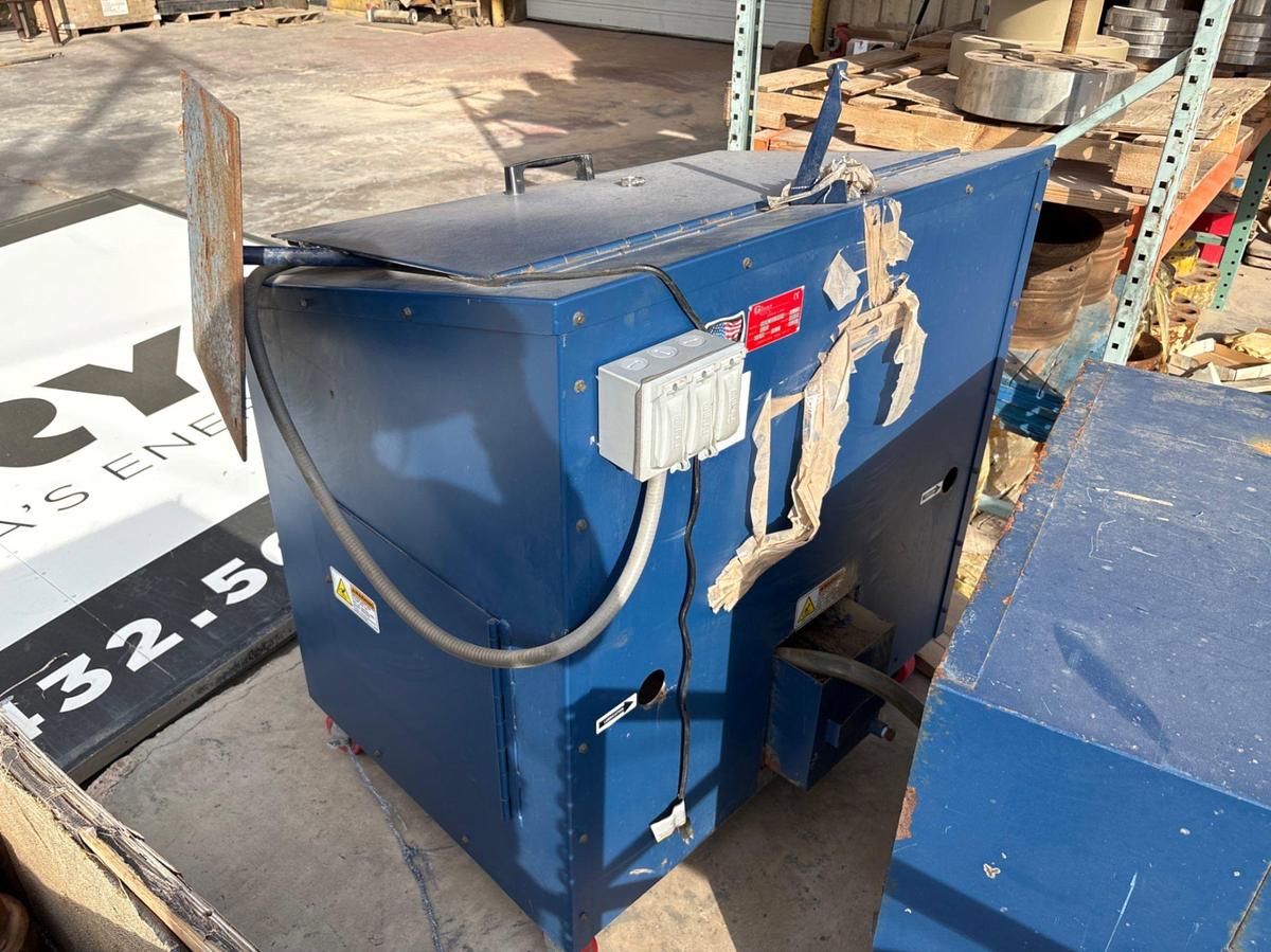 Used Giant W-5 vibratory finishing machine