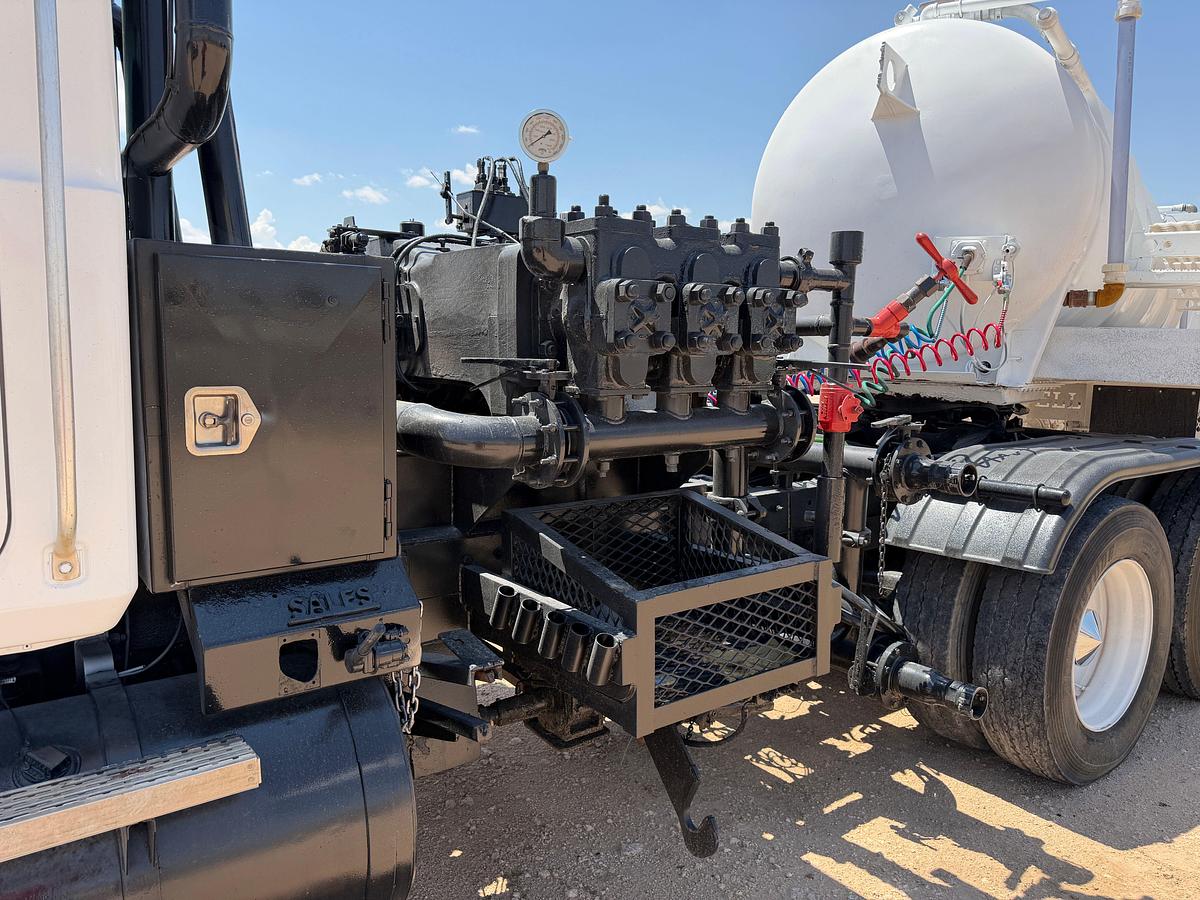 Used 2004 Mack CV713 Kill Truck w/ Trailer