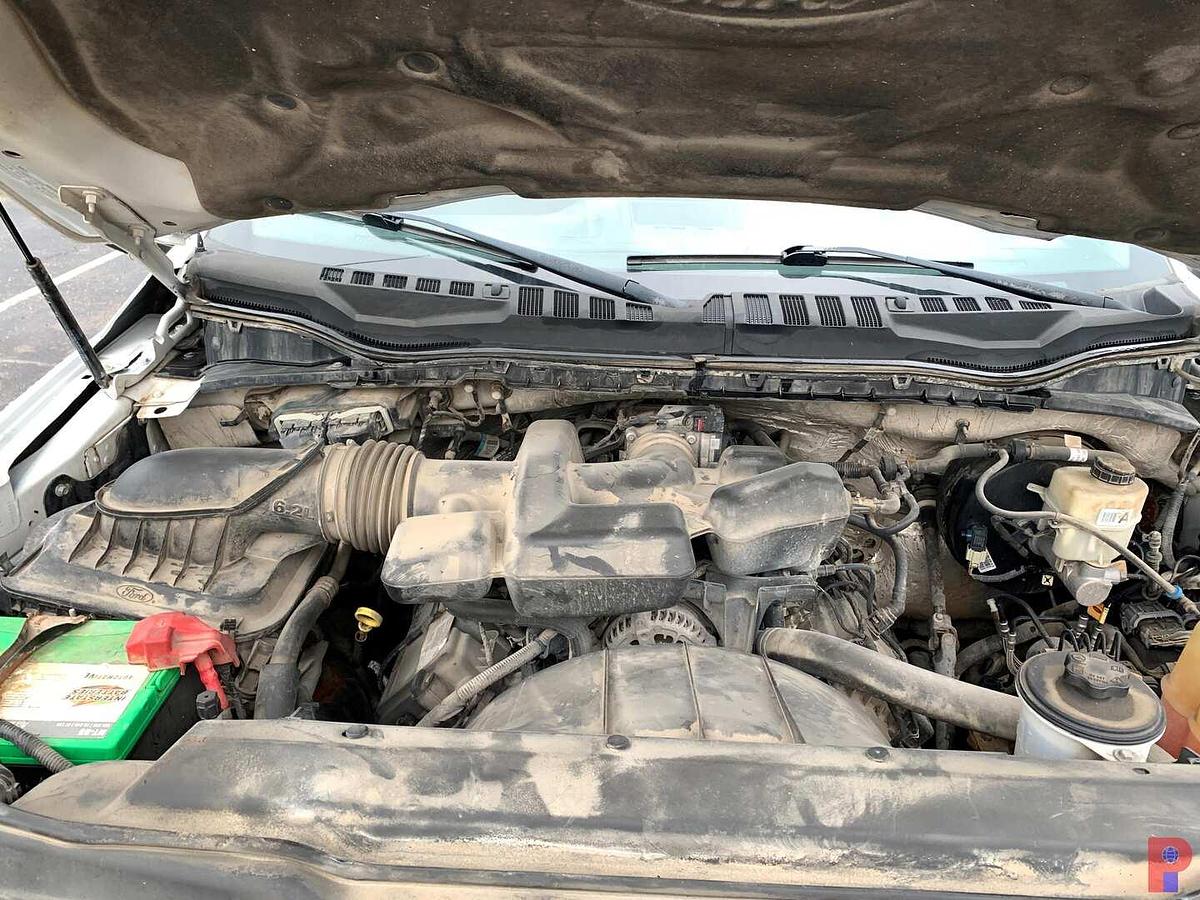 Used 2017 FORD F-250 SUPER DUTY XL CREW CAB 4X4 PICKUP (GAS)