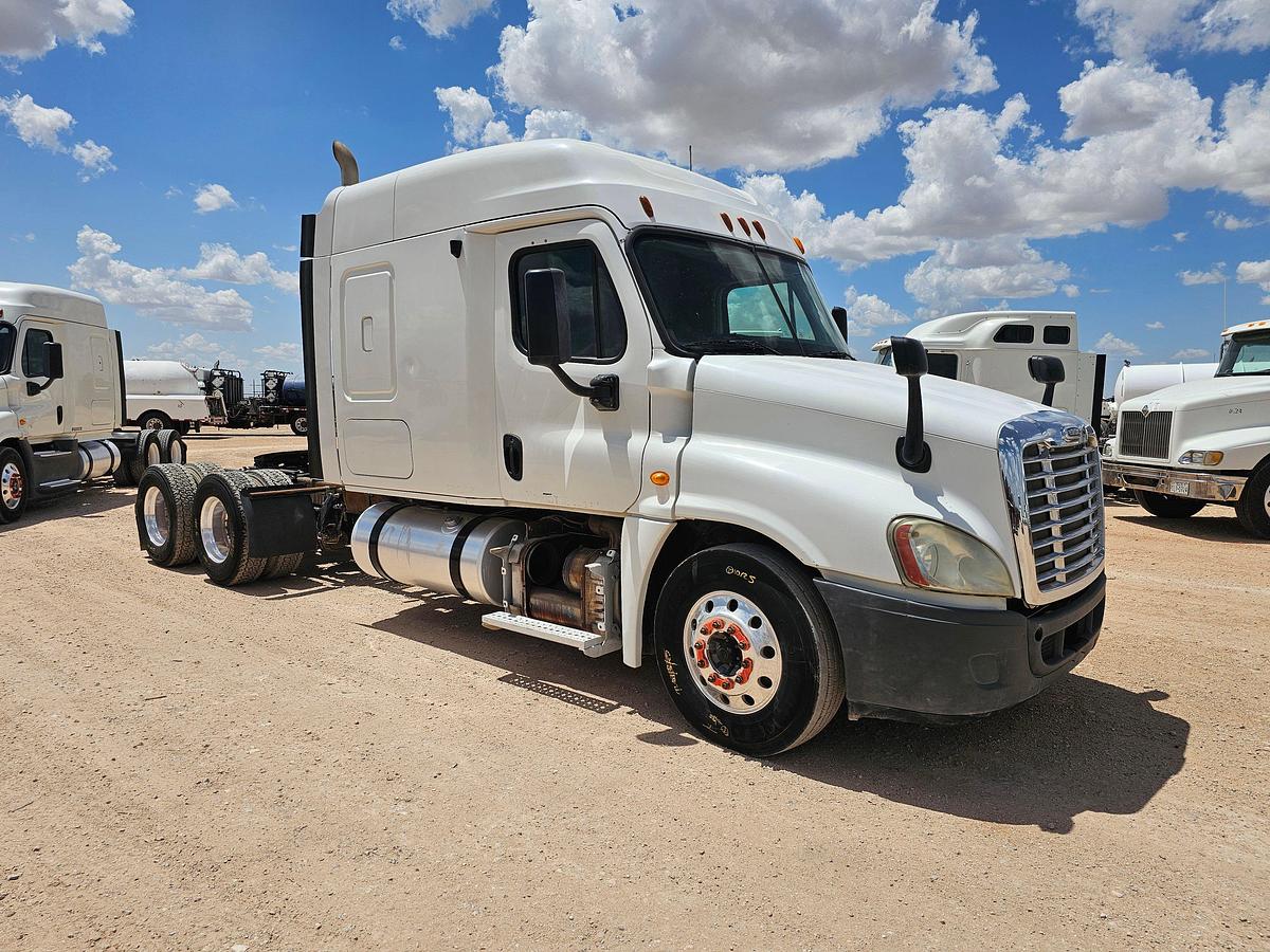 Used 2013 FREIGHTLINER CASCADIA T/A SLEEPER HAUL TRUCK