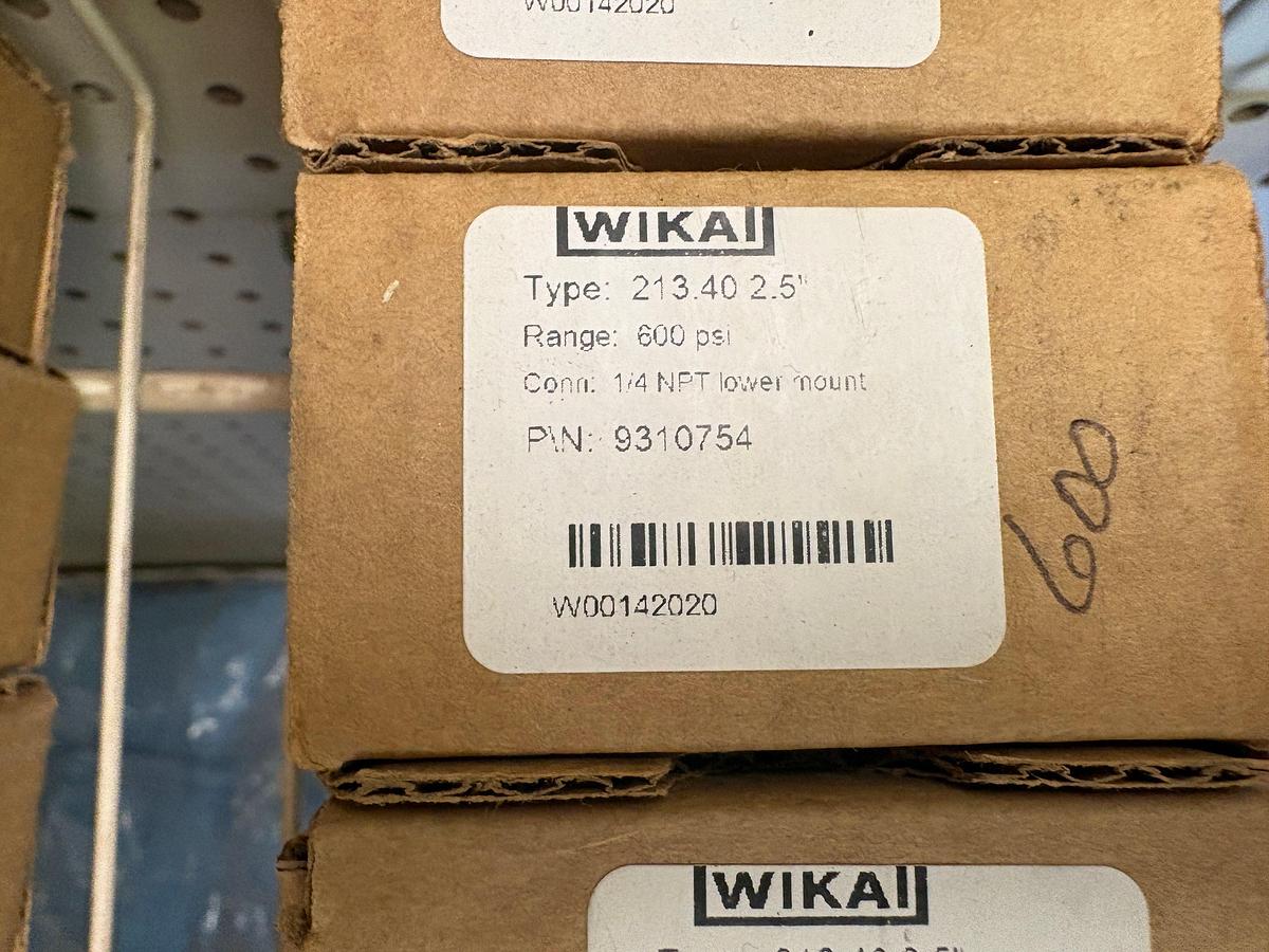 Used Lot of (40) assorted Wika liquid filled pressure gauges