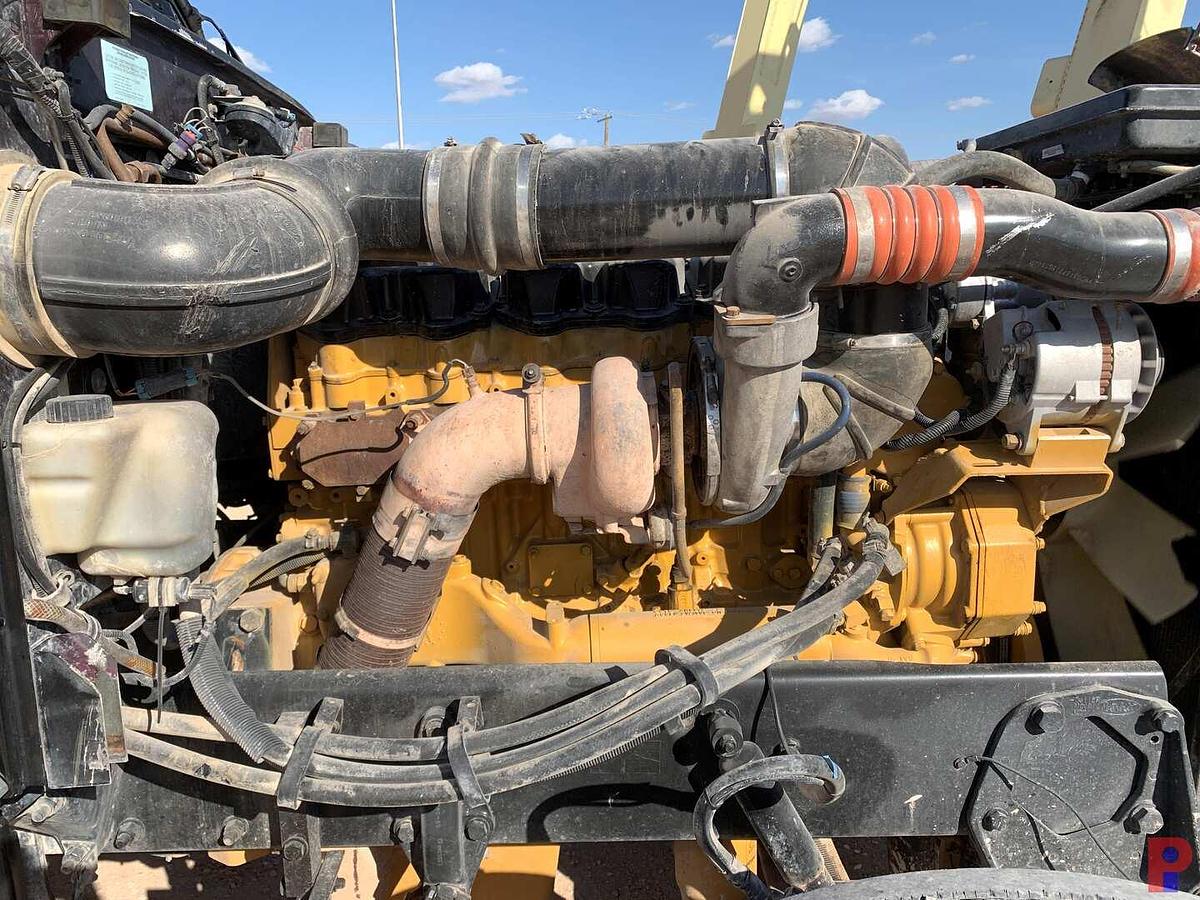 Used 2002 PETERBILT 379 EXT HOOD T/A 68” SLEEPER TRUCK