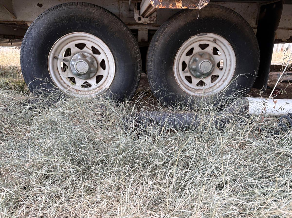 Used HITCHHIKER II 30’ T/A 5TH WHEEL CAMPER TRAILER