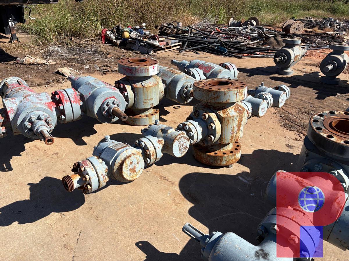 Used (1) 7-1/16” FLUID CROSSW/ (4) 2-1/16” 15K GATE VALVES