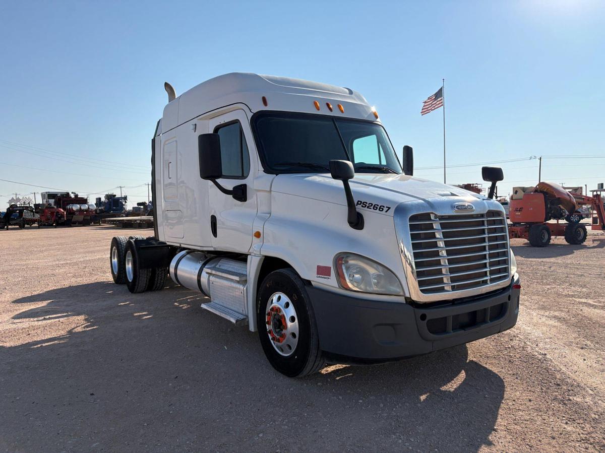 Used 2013 FREIGHTLINER CASCADIA