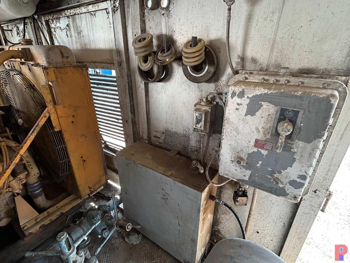 Used NATIONAL 9-P-100 TRIPLEX MUD W/ (2) CATERPILLAR 3412 ENGINES