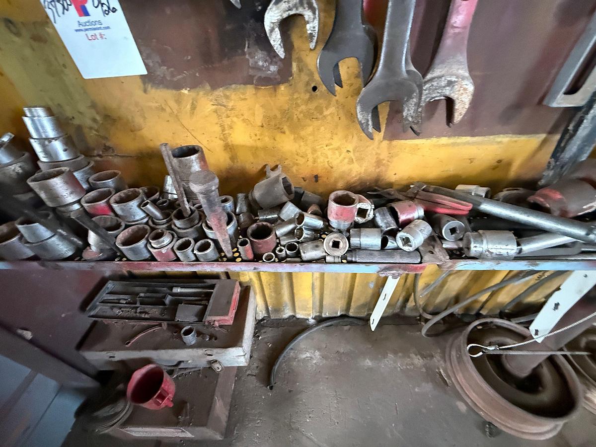 Used WALL SECTION OF WRENCHES, SOCKETS, EXTENSIONS & RELATED