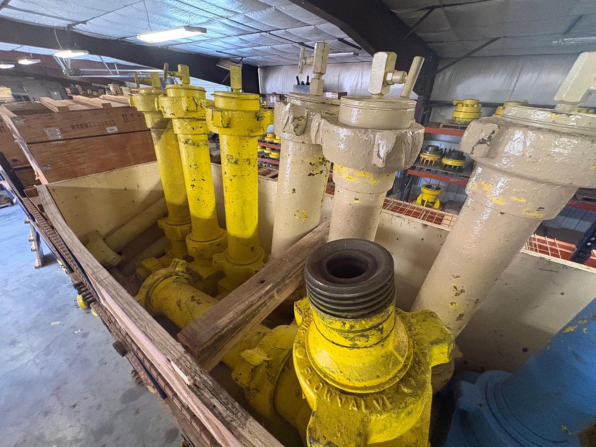 Used (25) 5” 10k spacer spools, (6) 5” 10k weco flanges, & crate w/ (8) 4” 1002 3-way fluid crosses