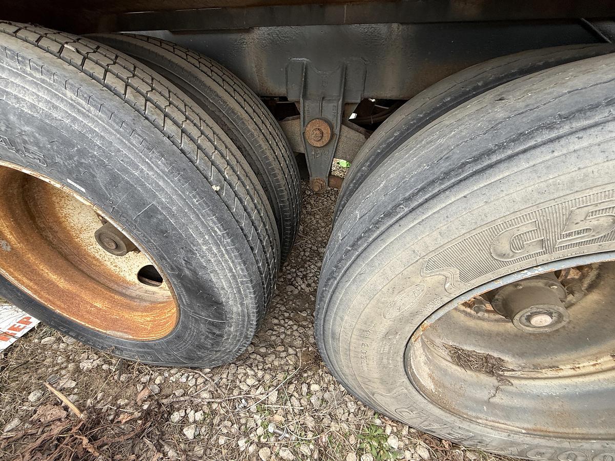 Used 2006 FRUEHAUF PNEUMATIC DRY BULK T/A CEMENT TRAILER