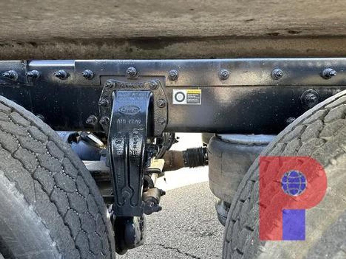 Used 2013 PETERBILT 384 T/A DAY CAB TRUCK TRACTOR