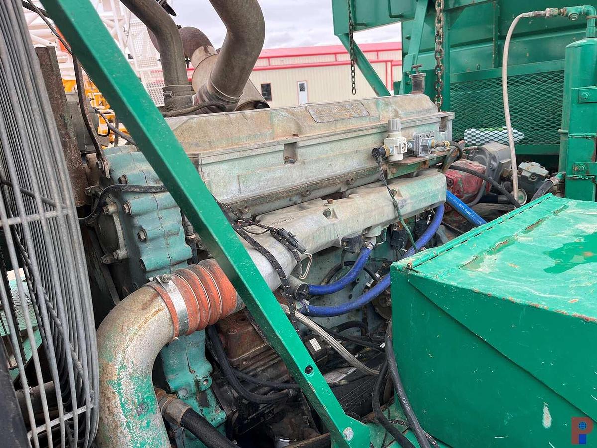 Used FRANKS 1287/160 BACK IN WELL SERVICE RIG MTD ON 4-AXLE CARRIER