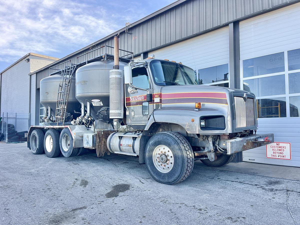 Used 2009 INTERNATIONAL PAYSTAR 5600I TRI AXLE 660 CF CEMENT BULK TRUCK