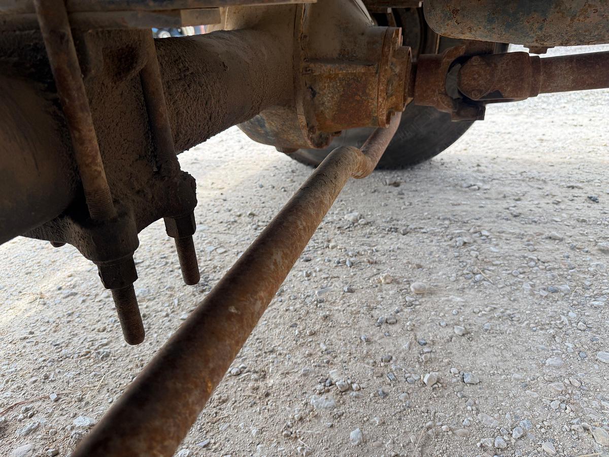 Used 2000 INTERNATIONAL 4800 4X4 S/A SPILT DRUM WIRELINE TRUCK